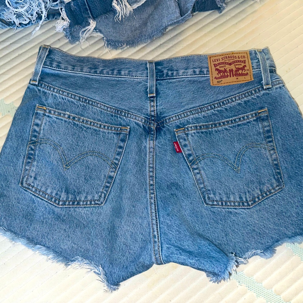 Levi 501 jean shorts!
